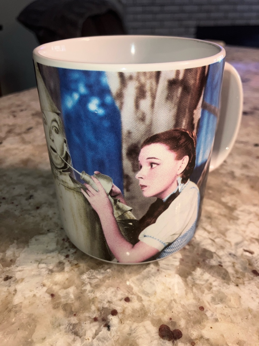 Wizard of Oz 1999 Vintage Ceramic Mug Featuring Classic Scene